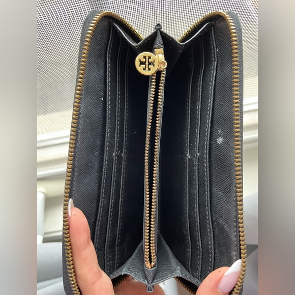 Tory Burch Leather Continental Wallet - Picture 4 of 7